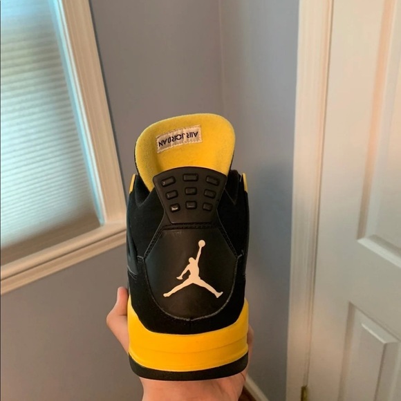 Air Jordan 4 Thunder - Picture 2 of 4